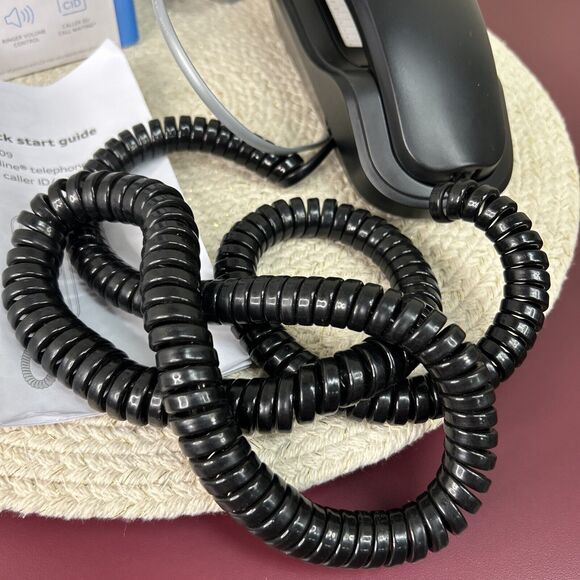 AT&T Trimline Corded Telephone Caller ID Call Waiting 13 Number Memory Black - Picture 3 of 8